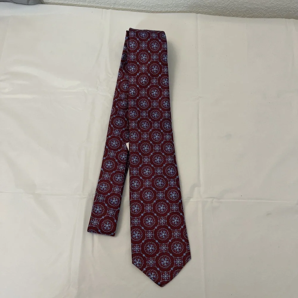 NEW Tom James‎ Woven Medallion 100% Silk Neck Tie Retail $119 Maroon Blue Silver